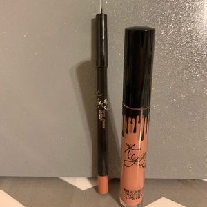 Kylie Cosmetics Makeup - Kylie Lip Kit Kylie Cosmetics Makeup - Kylie Lip Kit